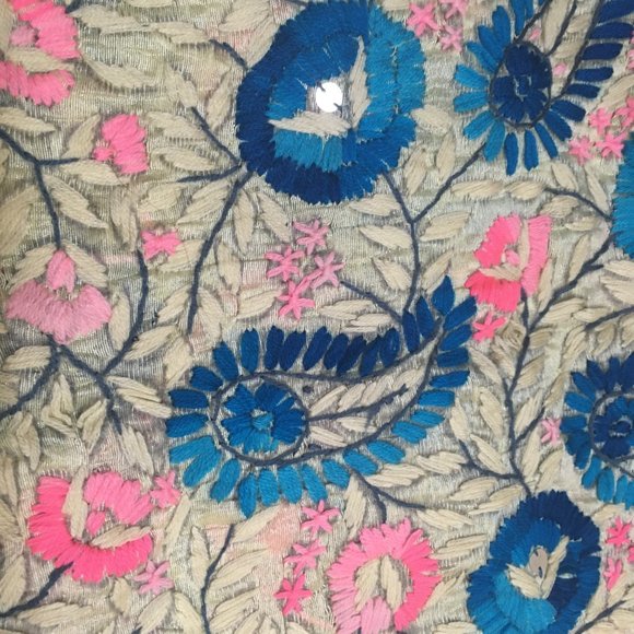 Hand embroidered multicoloured phulkari stole - Picture 5 of 5